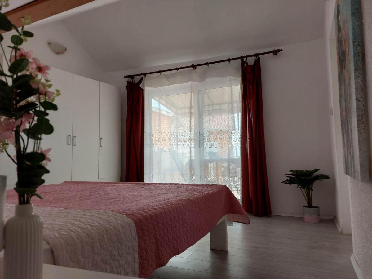 Apartmani Mare シベニク エクステリア 写真